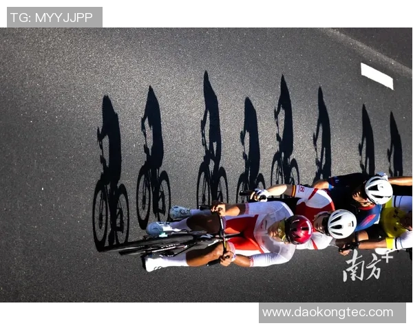 南边南 - 一天6次“无感通关”!一辆自行车 “跑”出湾区交融新速度